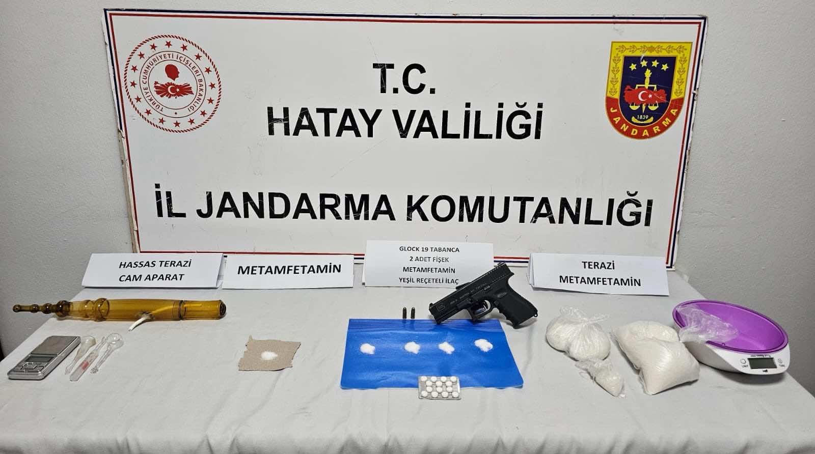 Hatay Jandarması'ndan Tabanca ve Uyuşturucu Operasyonu